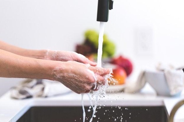 https://www.pexels.com/photo/cooking-hands-handwashing-health-545013/